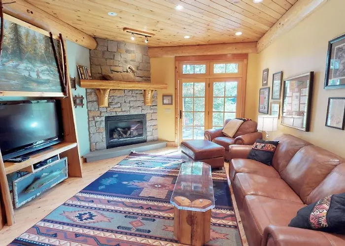 Cayuga Lodge South