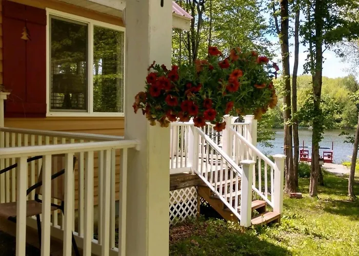 Hidden Lakefront Retreat